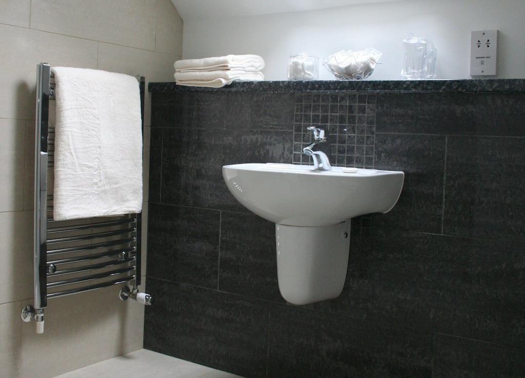 Mead Lodge B&B Corsham Ruang foto