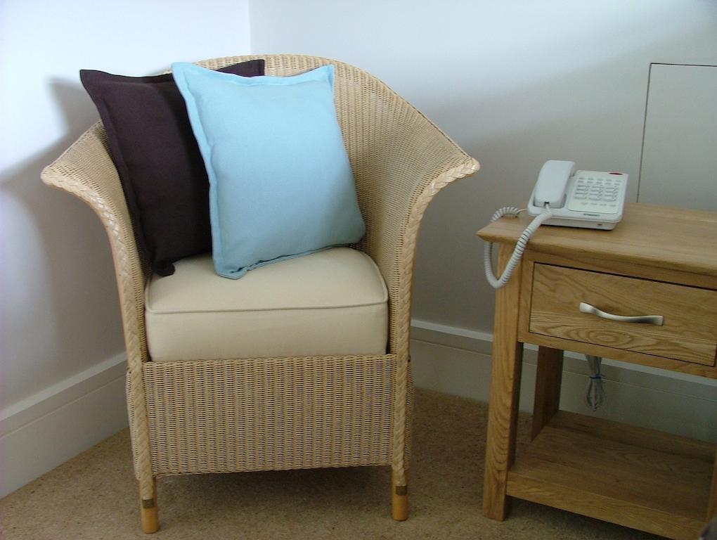 Mead Lodge B&B Corsham Ruang foto