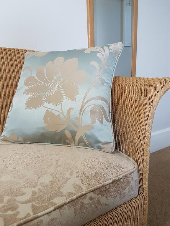 Mead Lodge B&B Corsham Ruang foto